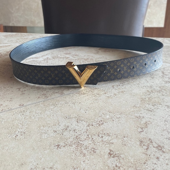 Louis Vuitton Women's Leather Belt - Picture 1 of 2